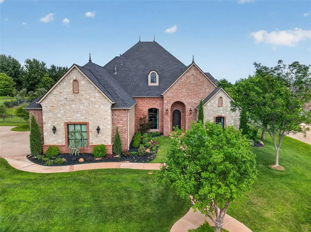 Front exterior — 22002 White Pine Circle, Edmond, OK 73012