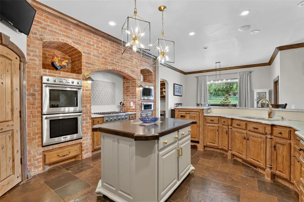 Photo 14 — 22002 White Pine Circle, Edmond, OK 73012