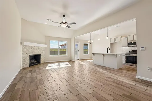 Photo 5 — 1800 Pin Cherry Lane, Moore, OK 73160