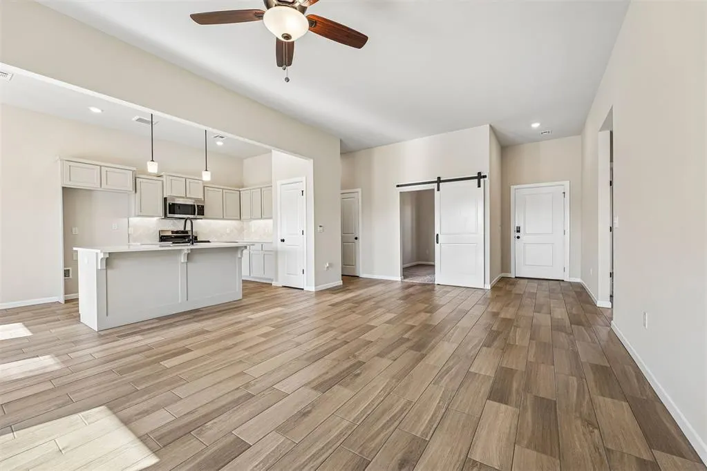 Photo 6 — 1800 Pin Cherry Lane, Moore, OK 73160