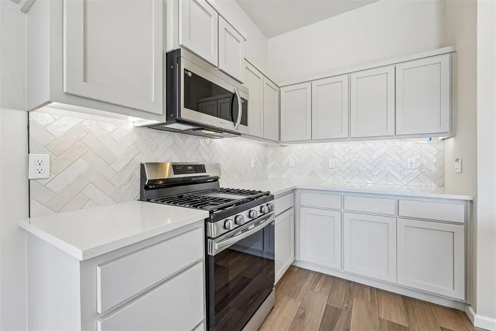 Photo 11 — 1800 Pin Cherry Lane, Moore, OK 73160