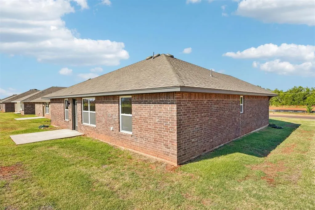 Photo 29 — 1800 Pin Cherry Lane, Moore, OK 73160