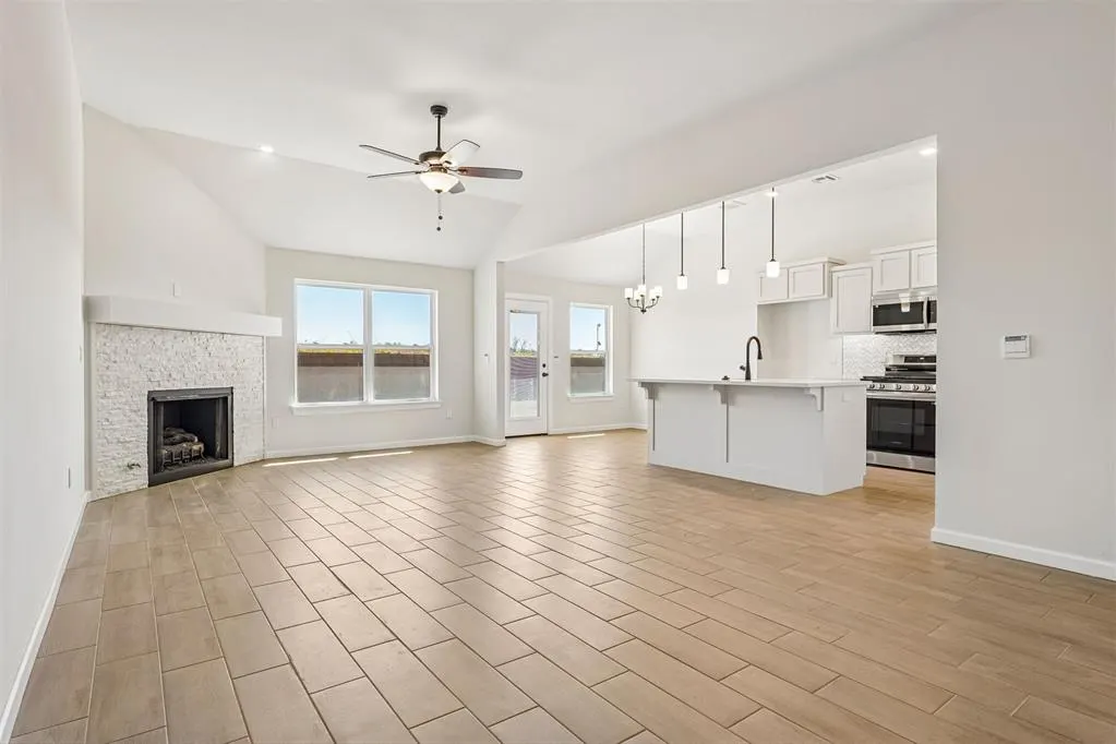 Photo 5 — 1812 Pin Cherry Lane, Moore, OK 73160