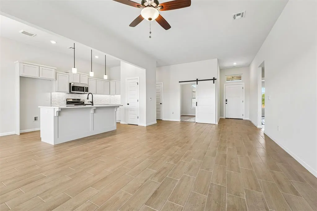 Photo 6 — 1812 Pin Cherry Lane, Moore, OK 73160