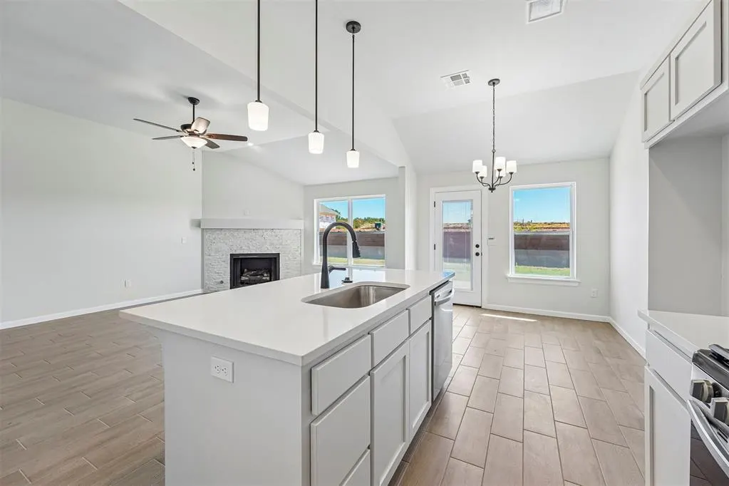 Photo 11 — 1812 Pin Cherry Lane, Moore, OK 73160