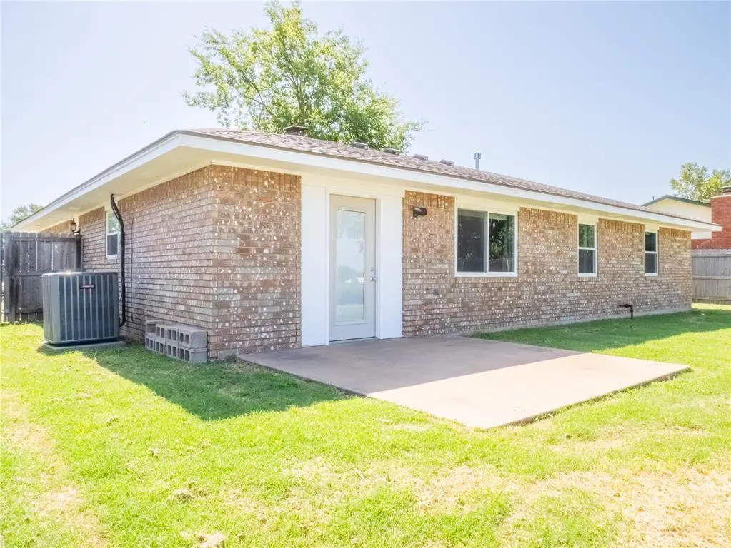 Photo 28 — 314 NE 26th Street, Lawton, OK 73507