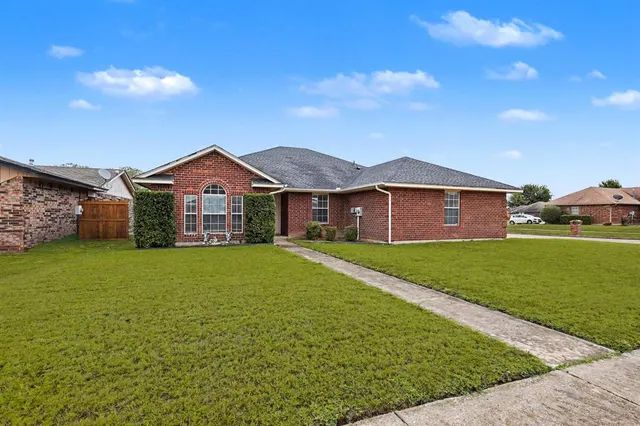 Photo 2 — 3444 Cobblestone Court, Spencer, OK 73084