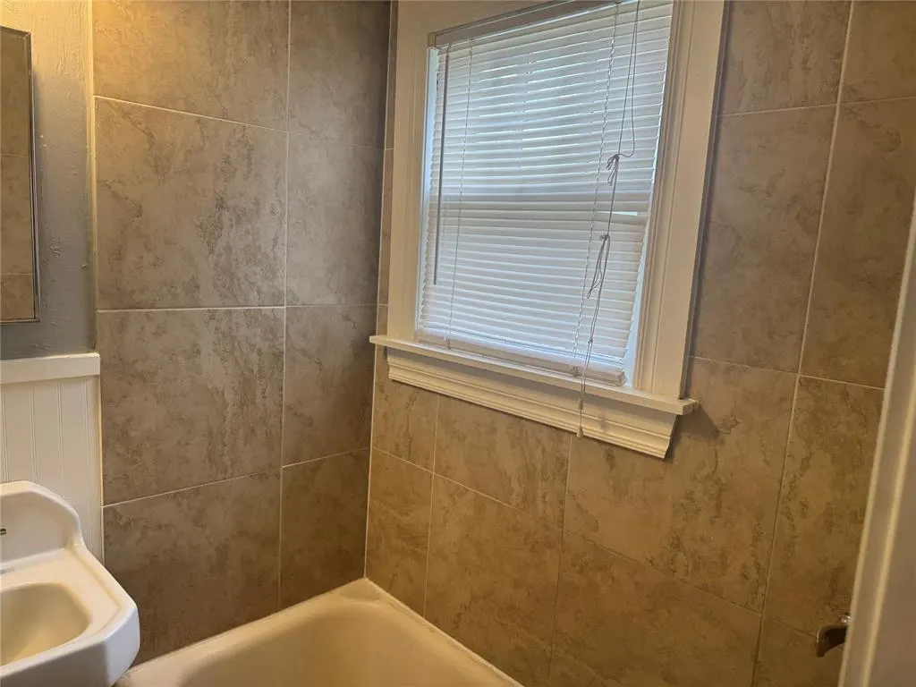 Photo 17 — 2844 NW 21st Street, Oklahoma City, OK 73107