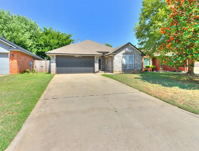 Photo 3 — 12281 SW 10th Street, Yukon, OK 73099