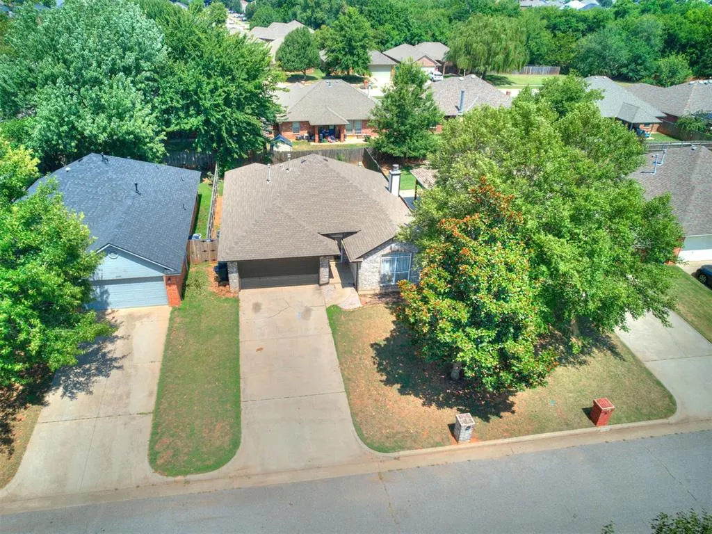 Photo 4 — 12281 SW 10th Street, Yukon, OK 73099