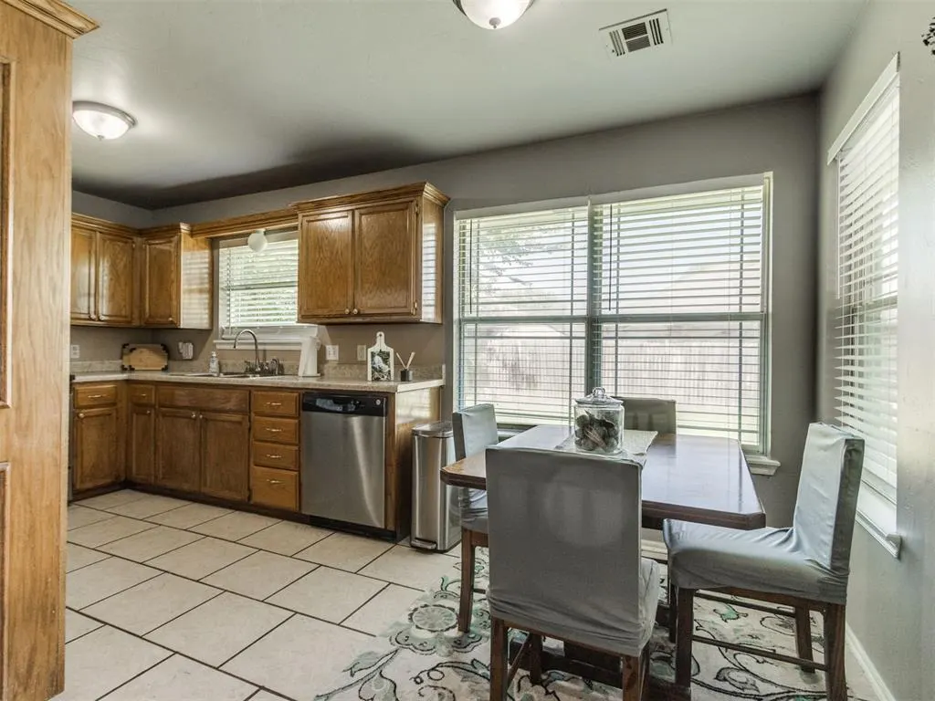 Photo 11 — 12281 SW 10th Street, Yukon, OK 73099