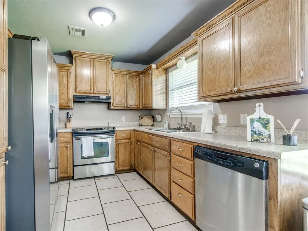 Photo 14 — 12281 SW 10th Street, Yukon, OK 73099
