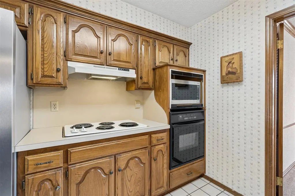 Photo 10 — 6812 Newman Drive, Oklahoma City, OK 73162
