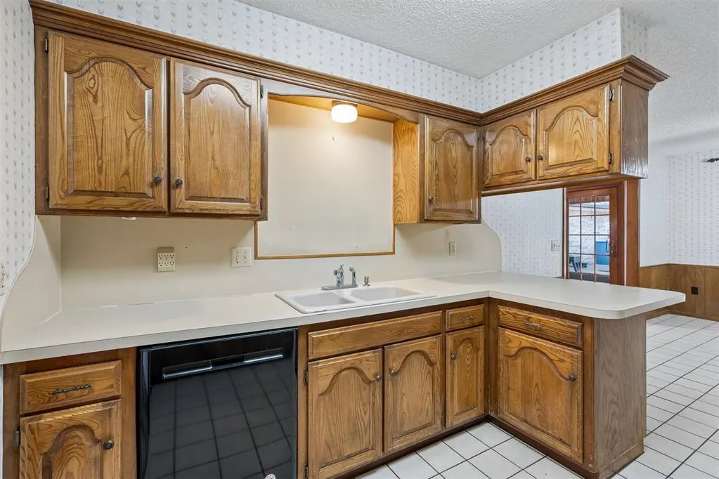 Photo 11 — 6812 Newman Drive, Oklahoma City, OK 73162