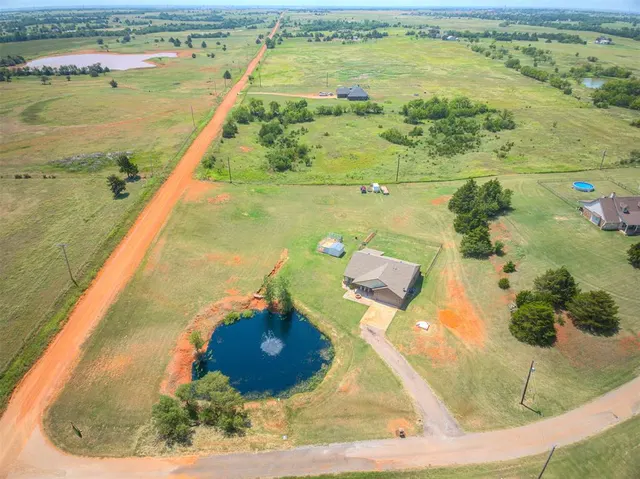 Photo 3 — 18301 Naomi Drive, Cashion, OK 73016