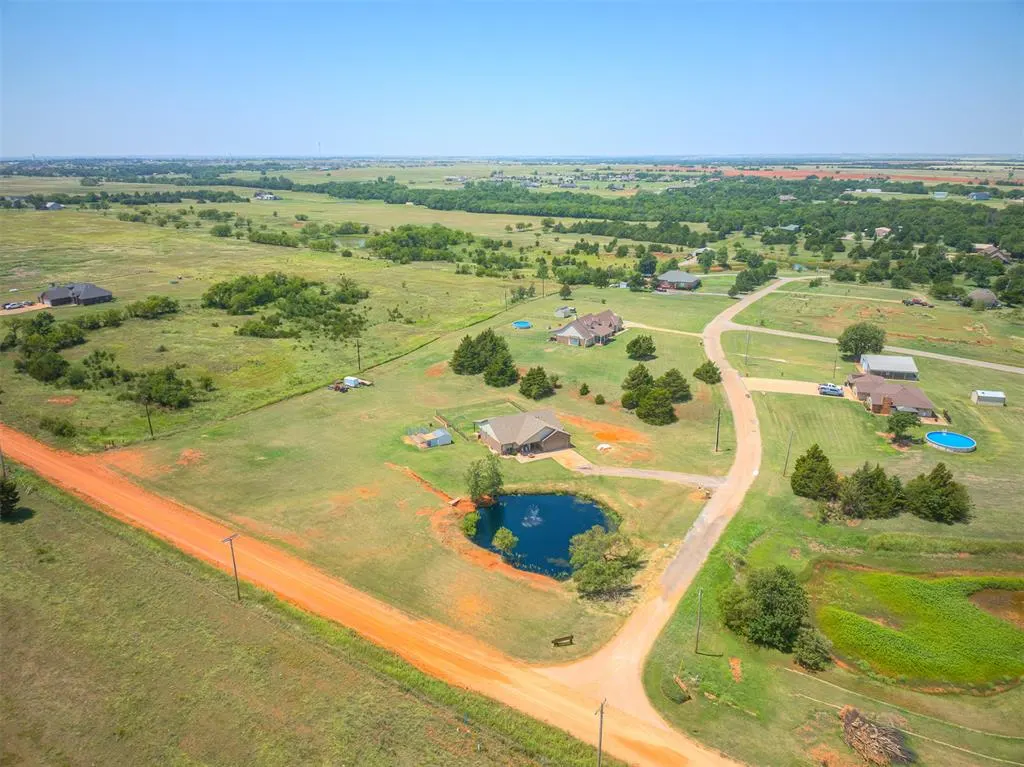 Photo 4 — 18301 Naomi Drive, Cashion, OK 73016