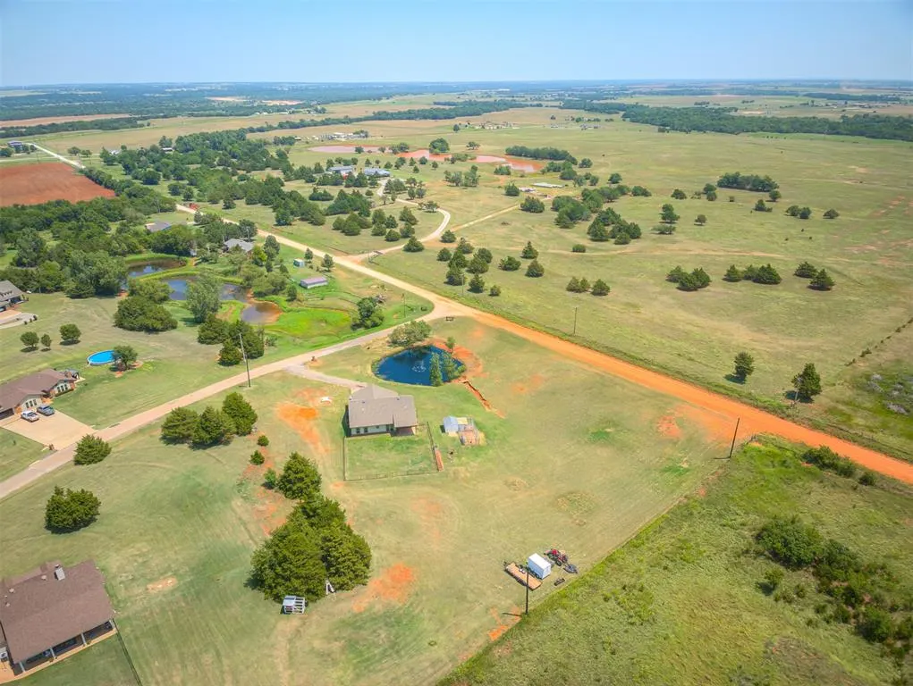 Photo 5 — 18301 Naomi Drive, Cashion, OK 73016
