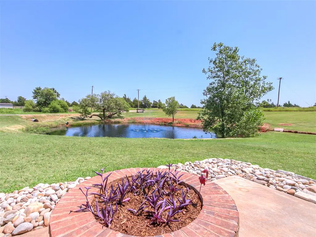 Front exterior — 18301 Naomi Drive, Cashion, OK 73016