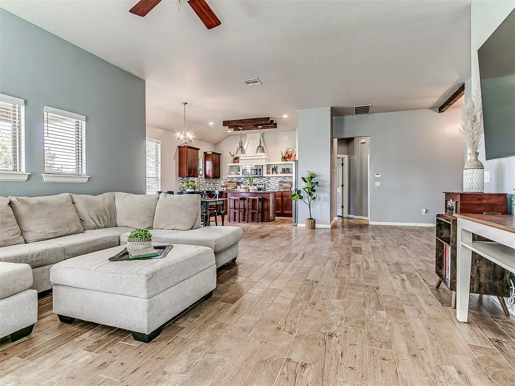 Photo 12 — 18301 Naomi Drive, Cashion, OK 73016