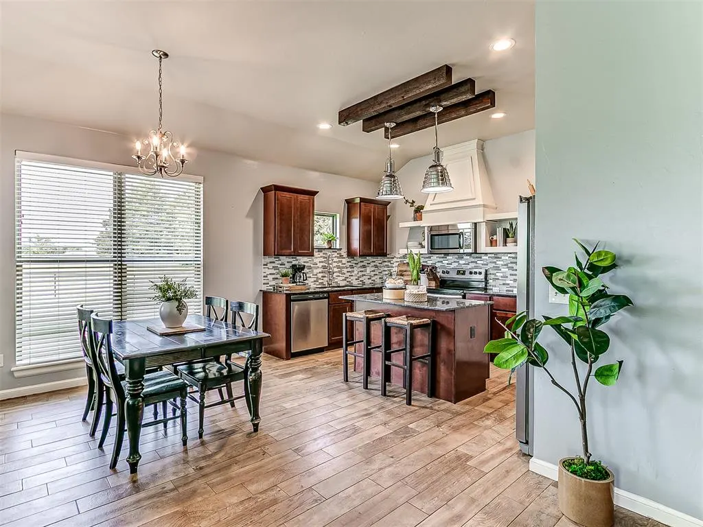 Photo 14 — 18301 Naomi Drive, Cashion, OK 73016