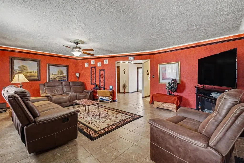 Photo 7 — 4 Darla Drive, Sayre, OK 73662