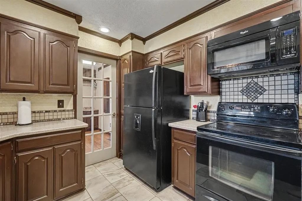 Photo 13 — 4 Darla Drive, Sayre, OK 73662