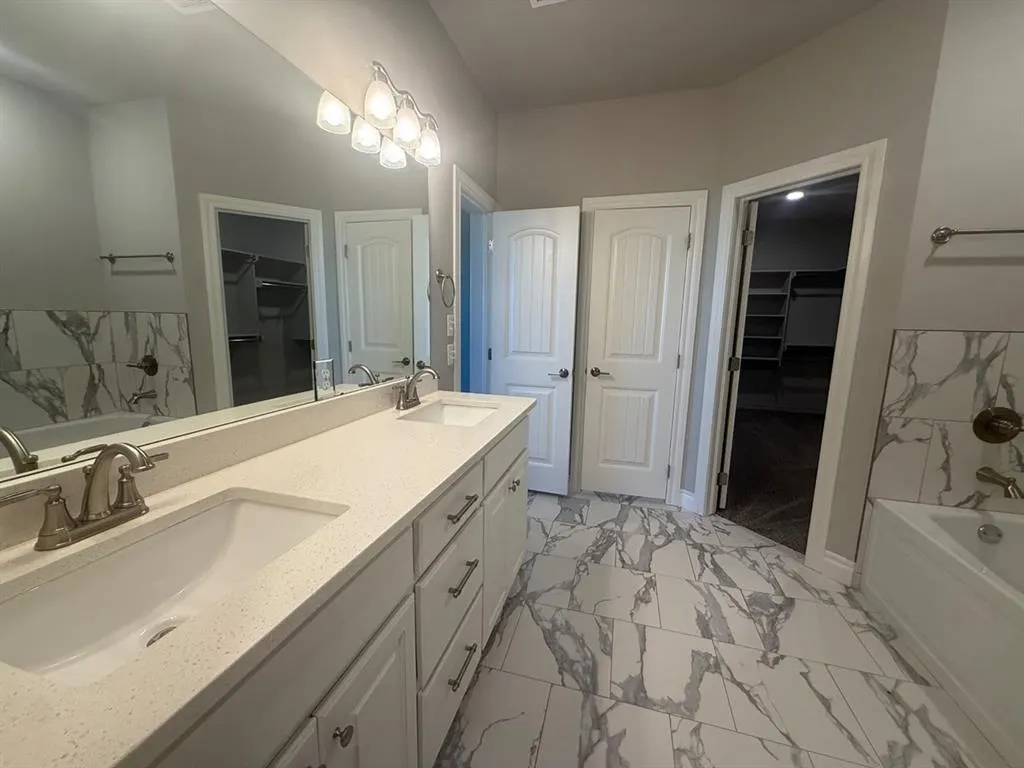 Photo 11 — 9544 Monterey Drive, Edmond, OK 73025