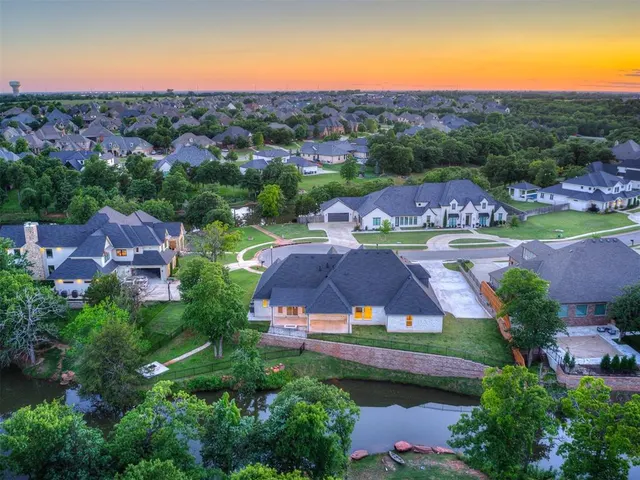Photo 2 — 1117 Falls Bridge Court, Edmond, OK 73034