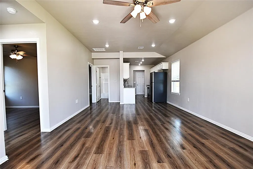Photo 2 — 820 Elm Street, Achille, OK 74868