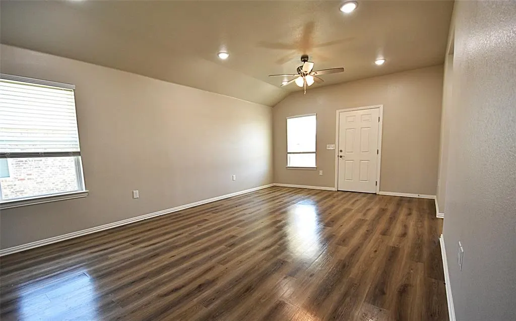 Photo 5 — 820 Elm Street, Achille, OK 74868