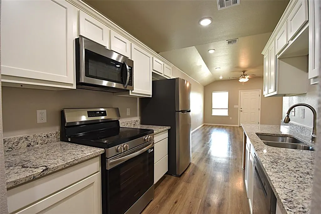 Photo 13 — 820 Elm Street, Achille, OK 74868