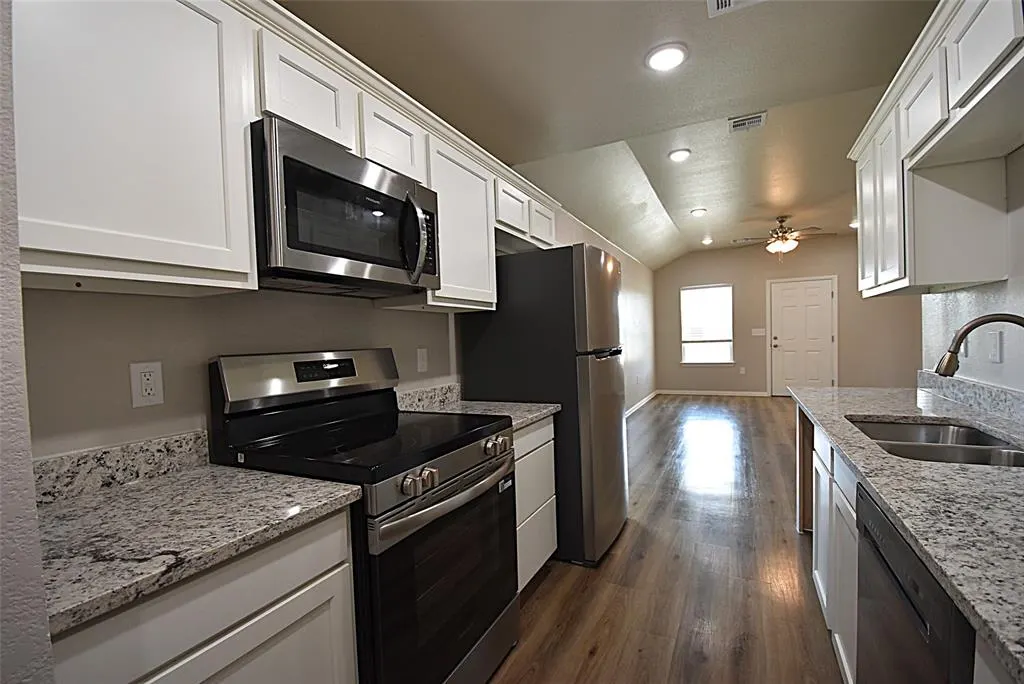 Photo 14 — 820 Elm Street, Achille, OK 74868