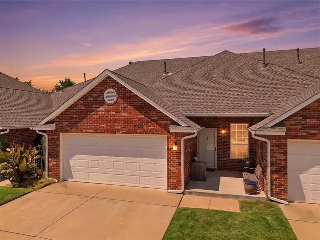 Photo 2 — 301 E Ostin Terrace, Mustang, OK 73064