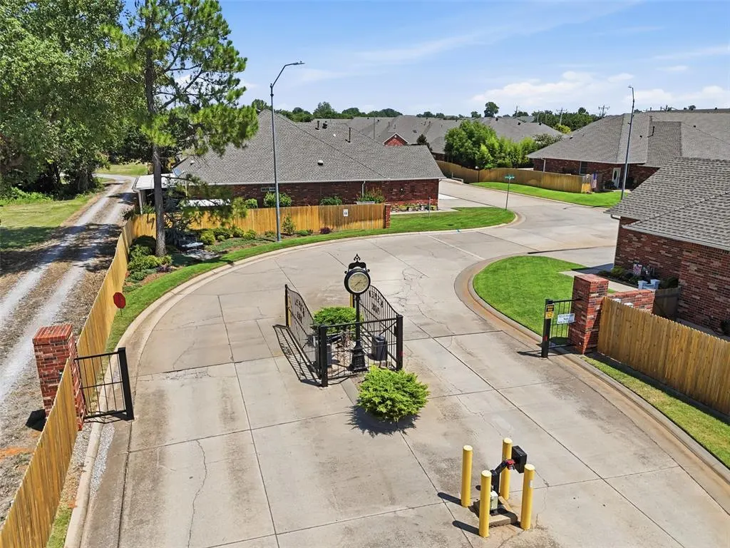 Photo 27 — 301 E Ostin Terrace, Mustang, OK 73064