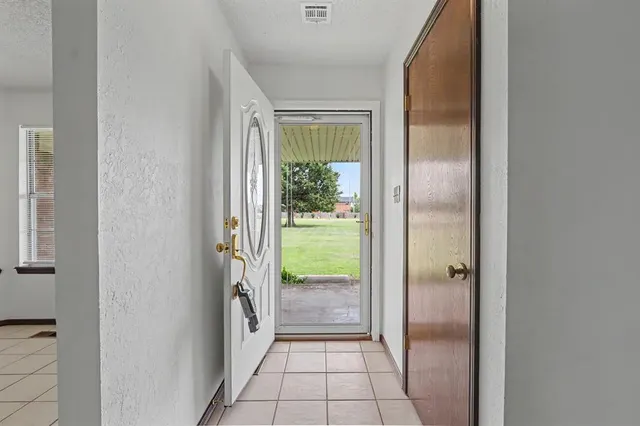 Photo 4 — 500 SW 164th Street, Oklahoma City, OK 73170