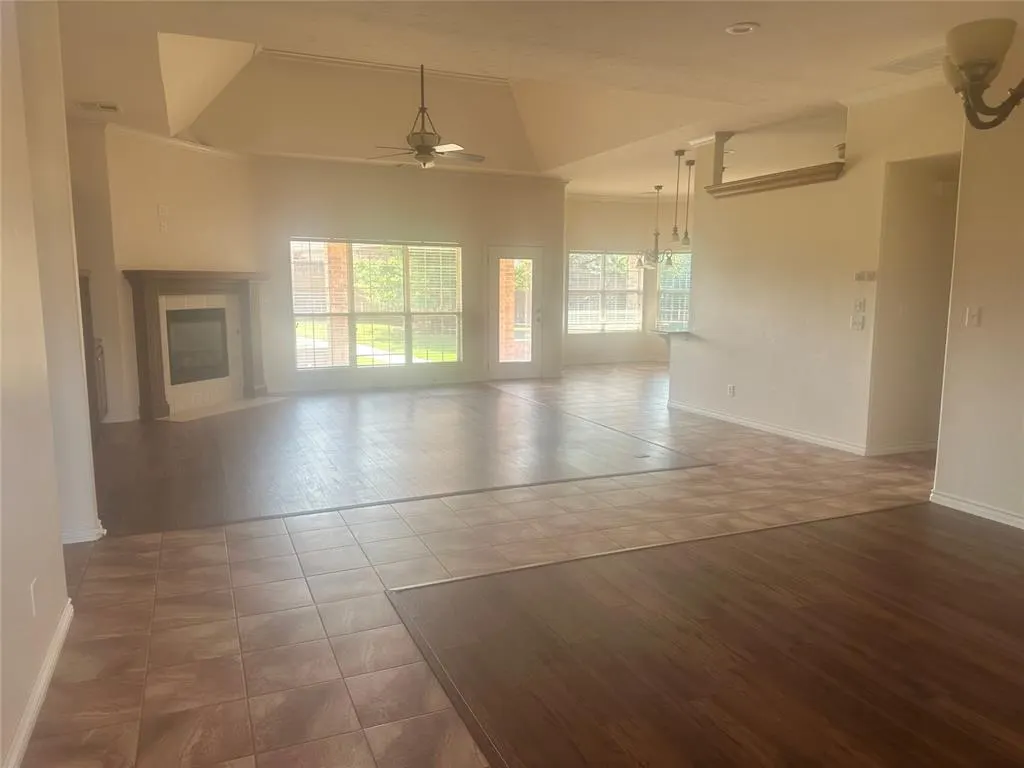 Photo 5 — 11824 Bellhurst Avenue, Oklahoma City, OK 73162