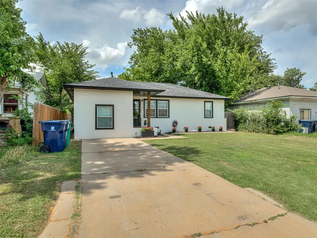 Photo 5 — 929 SW 52nd Street, Oklahoma City, OK 73109