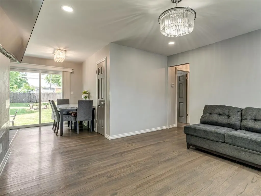 Photo 7 — 929 SW 52nd Street, Oklahoma City, OK 73109
