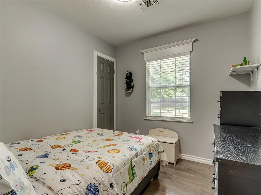 Photo 19 — 929 SW 52nd Street, Oklahoma City, OK 73109
