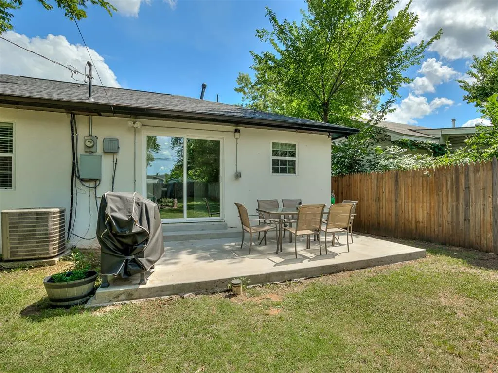 Photo 21 — 929 SW 52nd Street, Oklahoma City, OK 73109