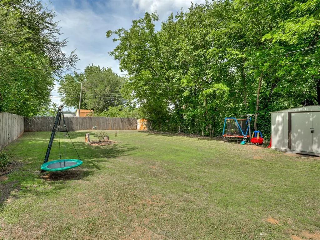 Photo 22 — 929 SW 52nd Street, Oklahoma City, OK 73109