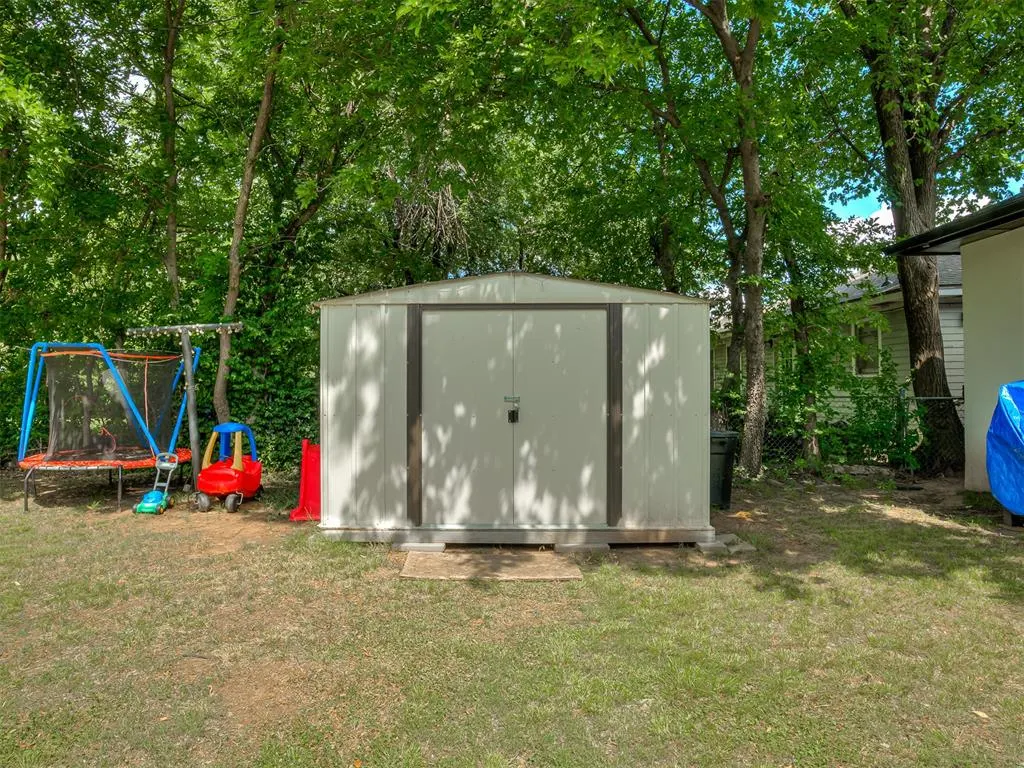 Photo 23 — 929 SW 52nd Street, Oklahoma City, OK 73109