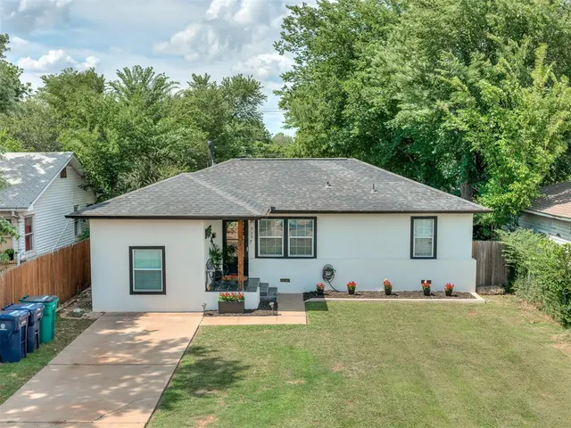 Photo 4 — 929 SW 52nd Street, Oklahoma City, OK 73109