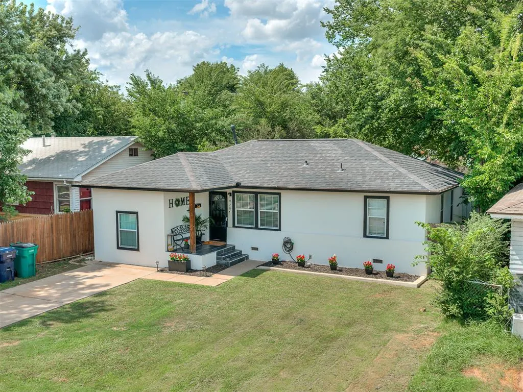 Photo 2 — 929 SW 52nd Street, Oklahoma City, OK 73109
