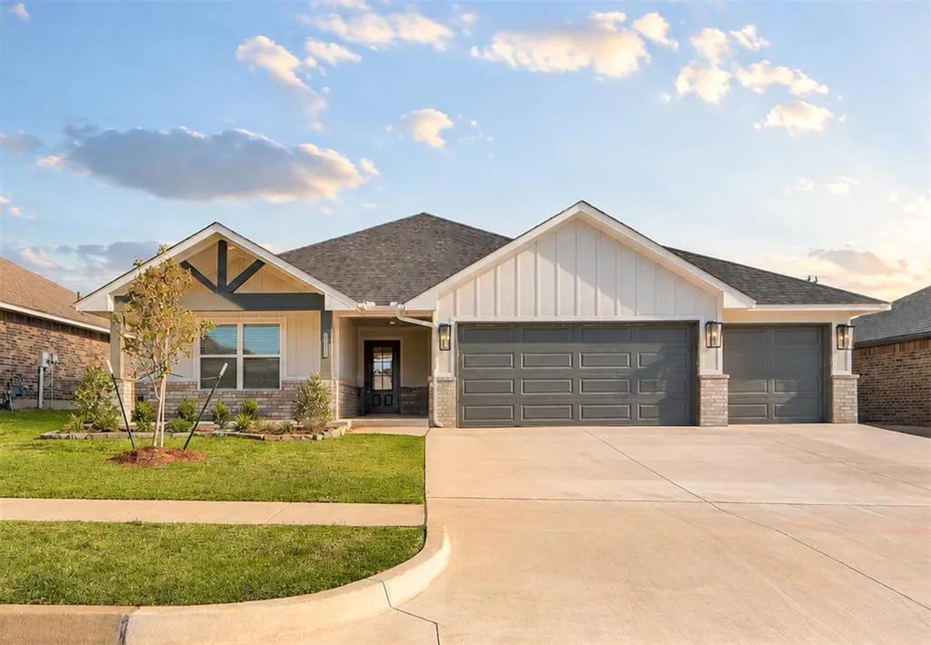 Front exterior — 12017 NW 121st Circle, Yukon, OK 73099