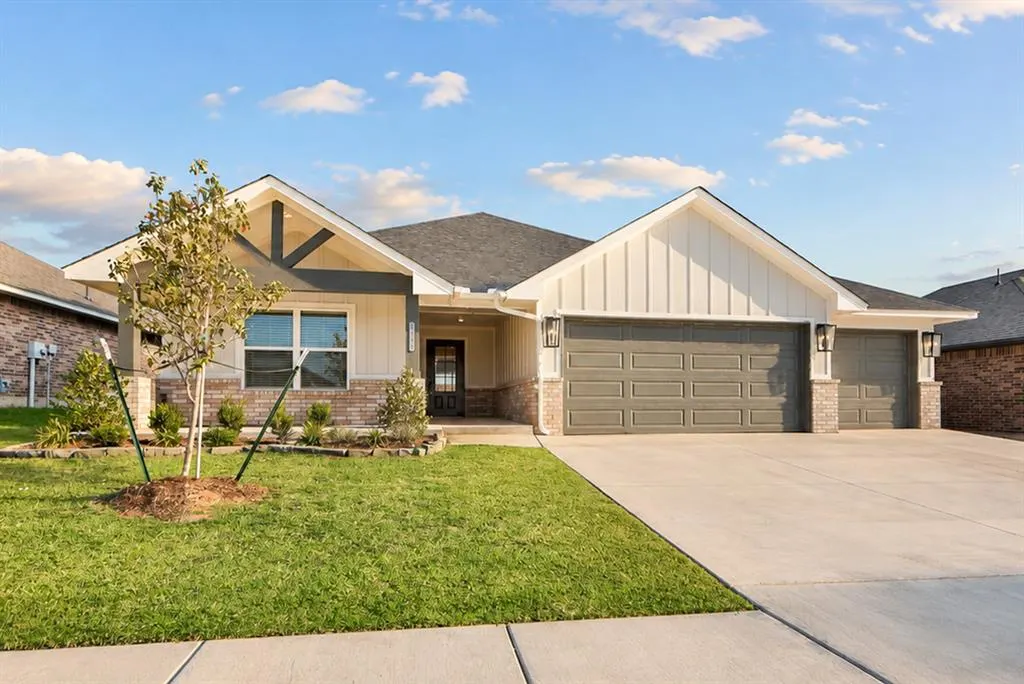 Photo 2 — 12017 NW 121st Circle, Yukon, OK 73099