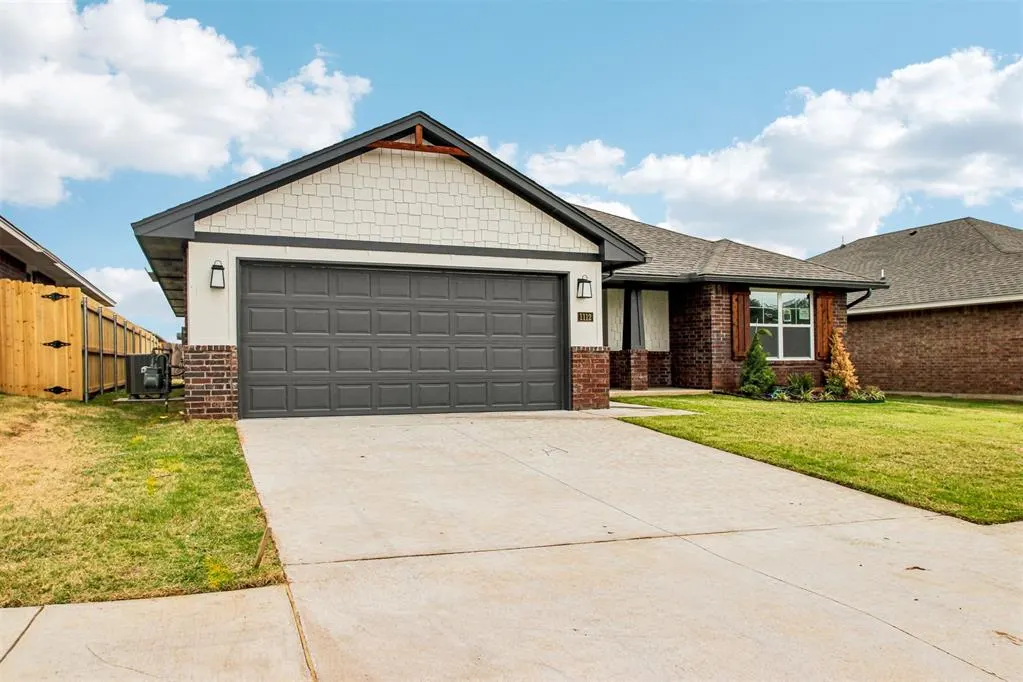 Photo 2 — 1112 Redwood Creek Drive, Yukon, OK 73099
