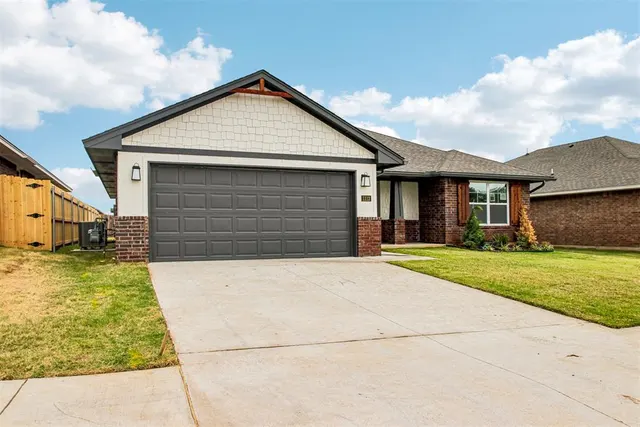 Photo 2 — 1112 Redwood Creek Drive, Yukon, OK 73099