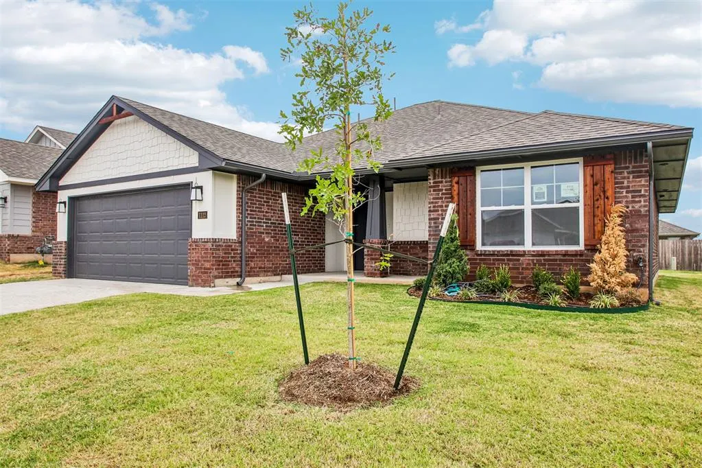 Photo 3 — 1112 Redwood Creek Drive, Yukon, OK 73099