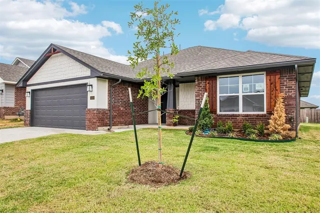 Photo 3 — 1112 Redwood Creek Drive, Yukon, OK 73099
